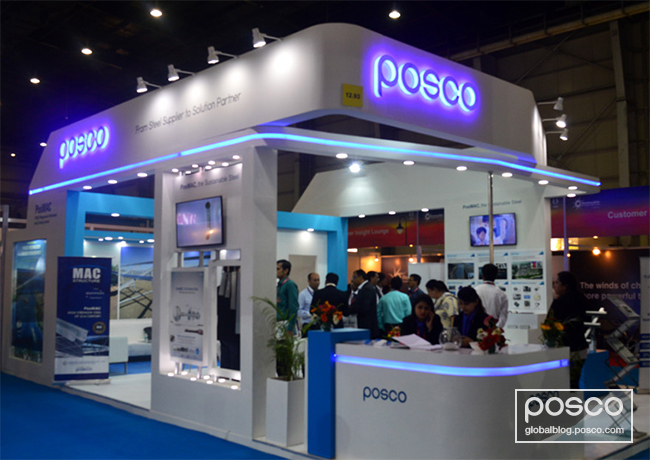  POSCO’s Booth at the 2017 Renewable Energy India has numerous visitors learning about PV structures made of PosMAC steel.