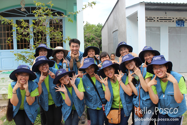 POSCO Vietnam Volunteers Build Love Houses and IT Room