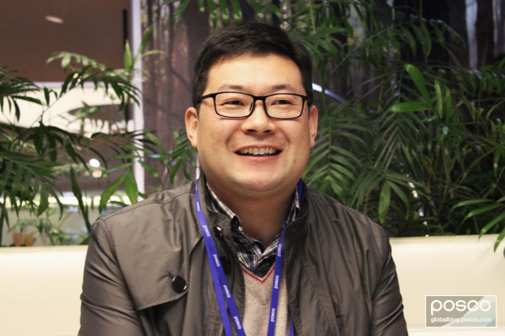 Wang De hui of POSCO China explains CSR work