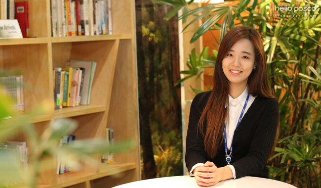 PR실 홍보기획그룹에서 인턴사원으로 근무하고 있는 김가현
