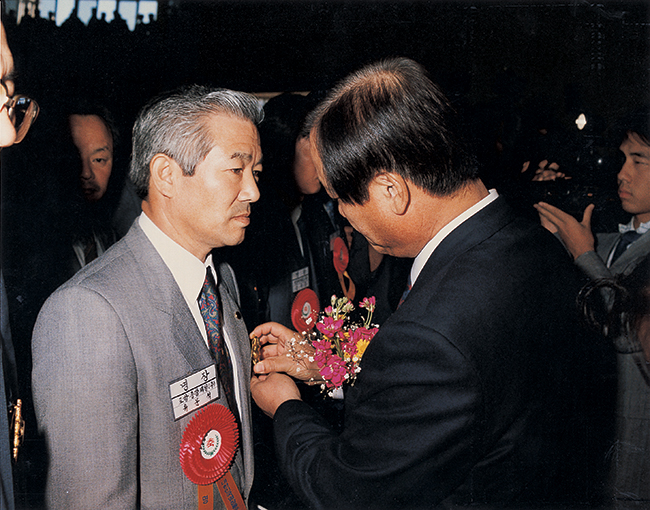 유문석 전 기성보는 1991년 열간박판압연 분야 대한민국 산업명장에 선정됐다.