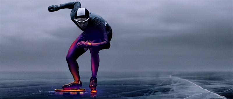포스코 TV광고 '동계올림픽-뜨거운 열기'편 발에서 붉은 빛이 발열하고 있다.