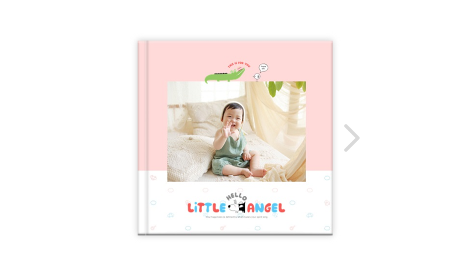 아비즈 '퍼블로그'의 포토북 만들기 예시 LITTLE HELLO ANGEL 유아가 활짝 웃고 있는 모습의 앞표지.