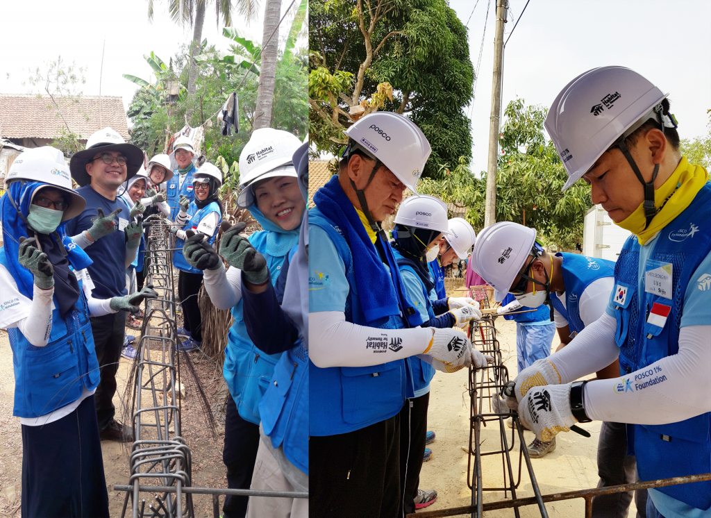 인도네시아 찔레곤시에서 스틸하우스 철골구조를 제작 중인 포스코 임직원 글로벌 봉사단 모습 
