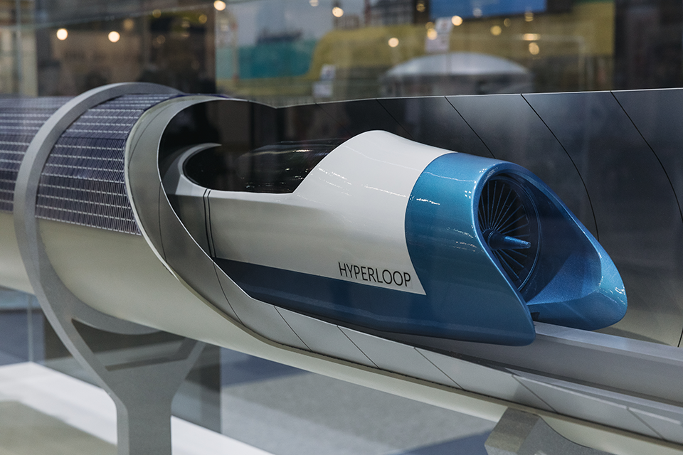 ‘메가시티존’에서는 미래 교통수단인 하이퍼루프(Hyperloop)를 만날 수 있다