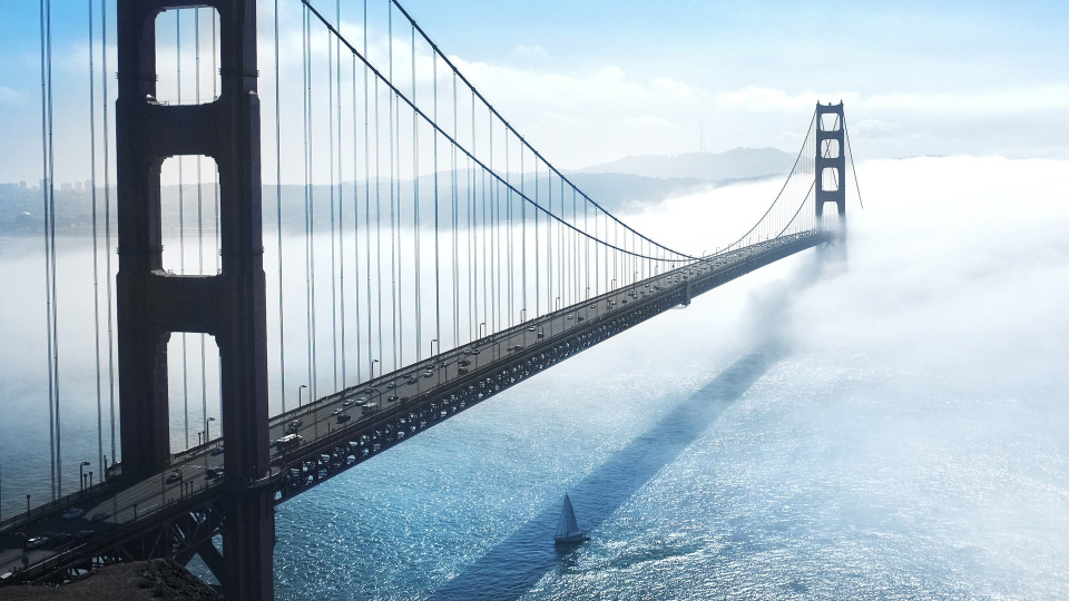 미국 샌프란시스코 만의 입구를 가로지르는 세계 대표적 현수교인 금문교 (Golden Gate Bridge) (출처: Pixabay)