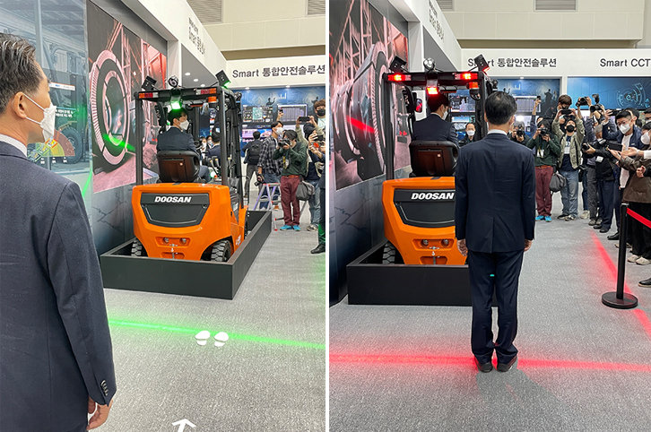 Seong-ho Kim, Vice Minister for Disaster and Safety Management, Ministry of the Interior and Safety, visits POSCO’s exhibition booth at K-Safety Expo 2022 and tests the safety braking system for forklifts.