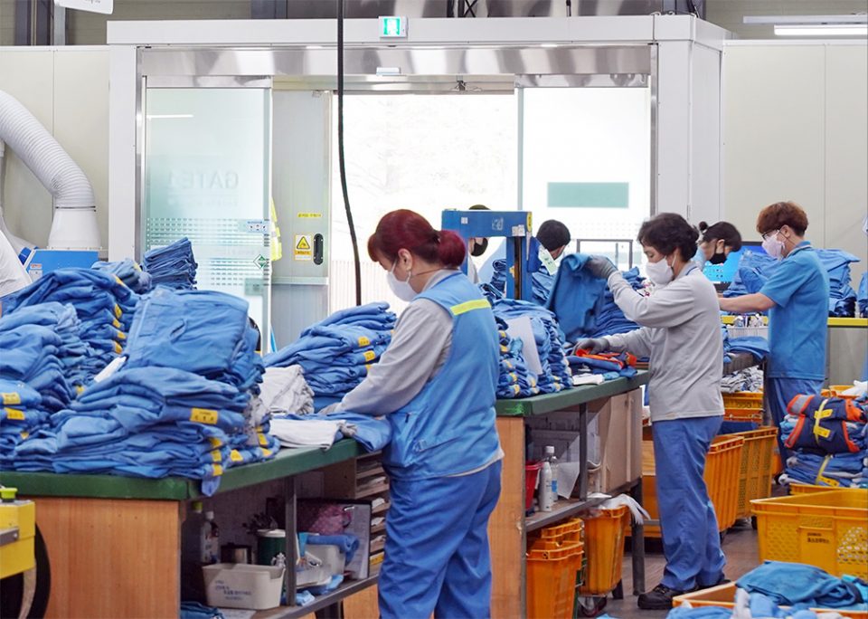 포스코휴먼스, 포항시와 ‘근로자 작업복 공동 세탁서비스’ 운영... 작업복 공동 세탁서비스’ 운영 1주년… 민관협력 사업모델 성공사례로