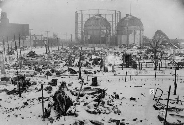 1944년 클리블랜드에서 일어난 이스트 오하이오 가스 회사 폭발사고 현장 사진